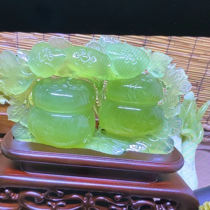 蛇纹石玉未镶嵌摆件