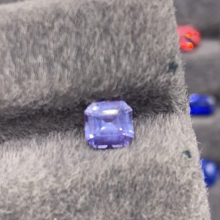 裸石蓝宝石1.2克拉无烧紫色蓝宝石
