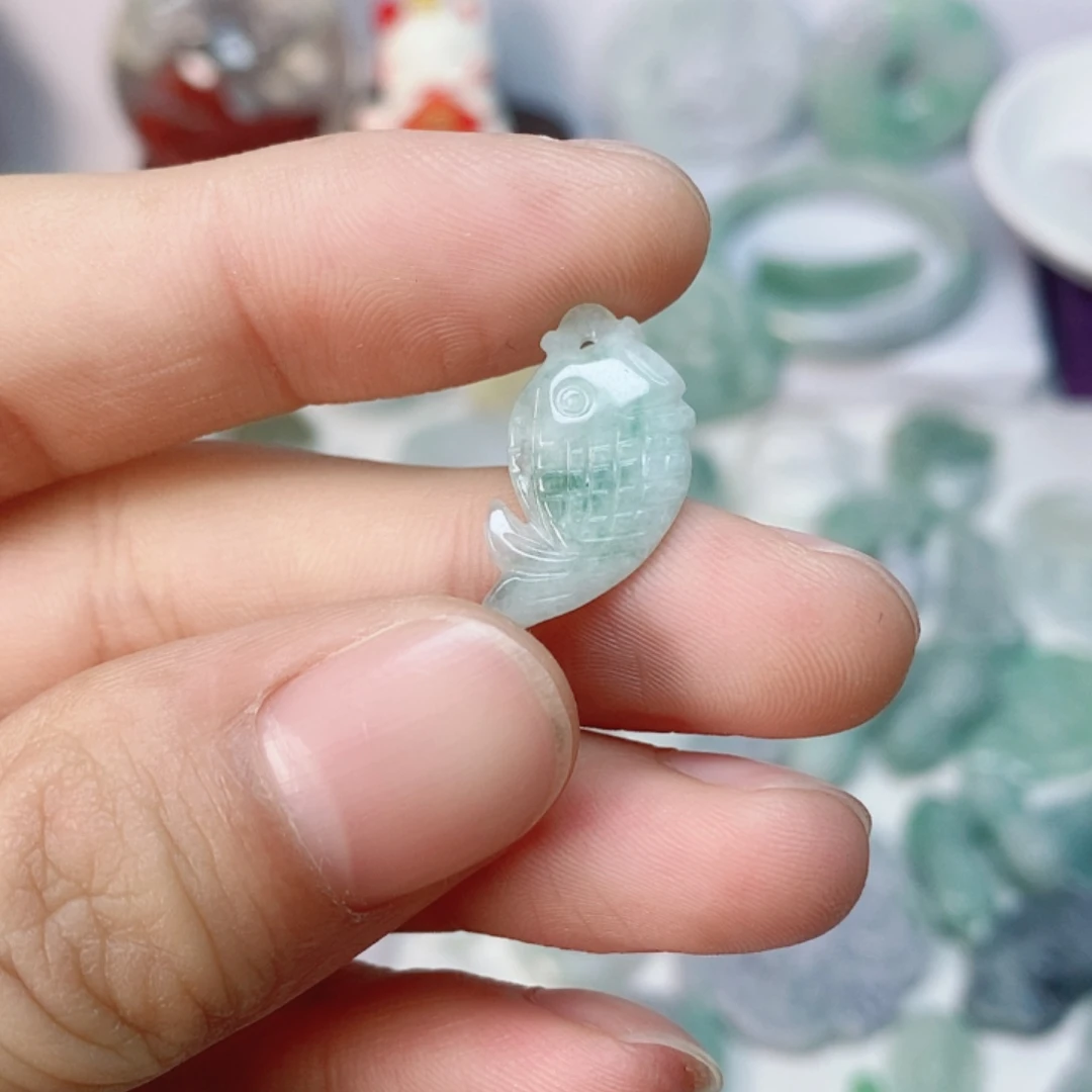 翡翠未镶嵌吊坠(不含链)翡翠福利鱼