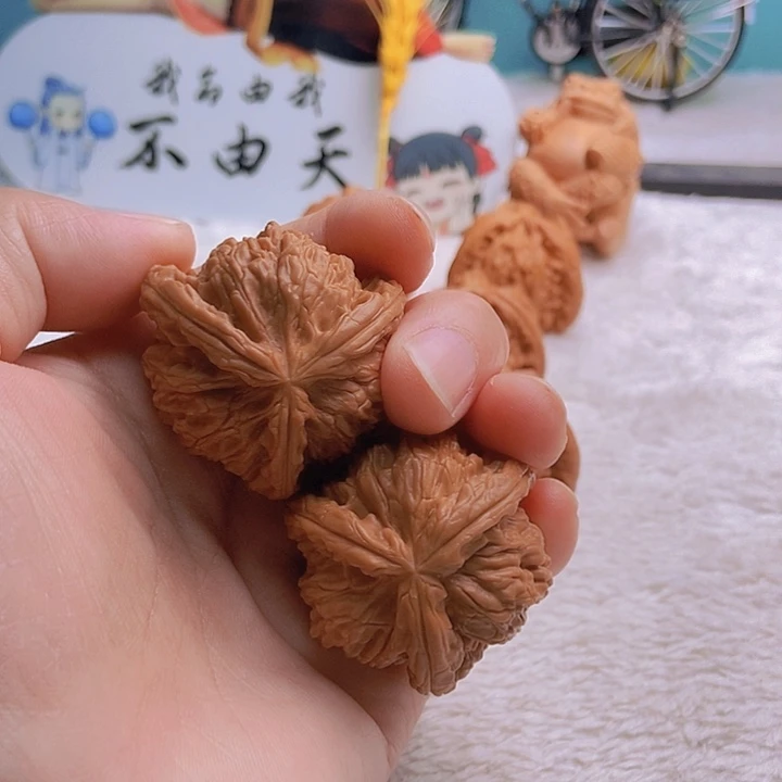 把件文玩核桃逗三棱