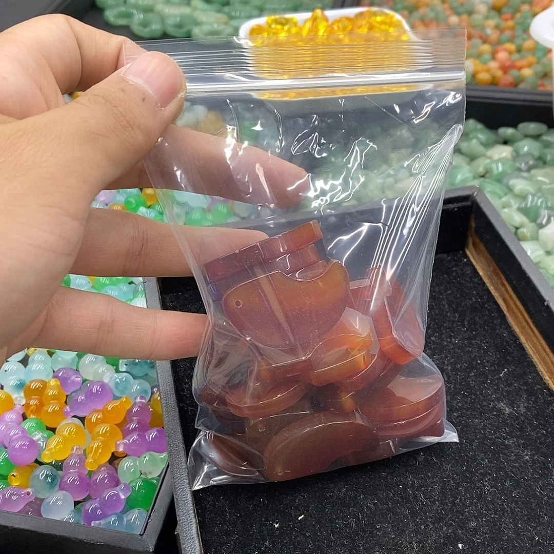 狮****合金颈饰玛瑙/玉髓