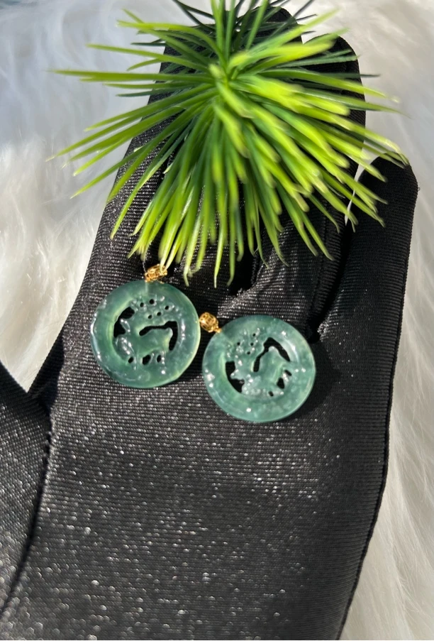 天然a货翡翠-18k金扣头鹿圈吊坠（多样性发货发1）