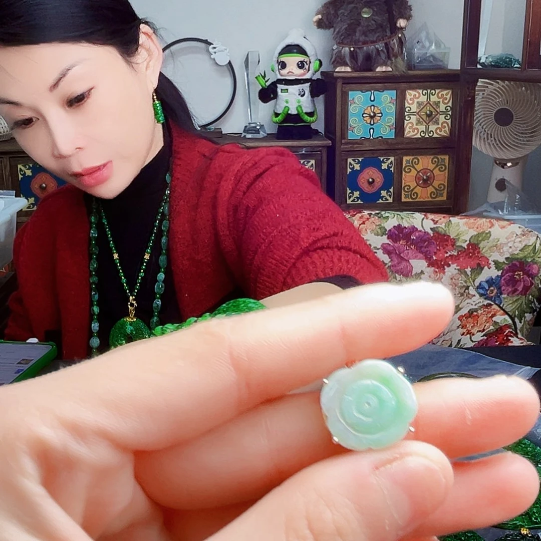 颈饰未镶嵌翡翠多样性