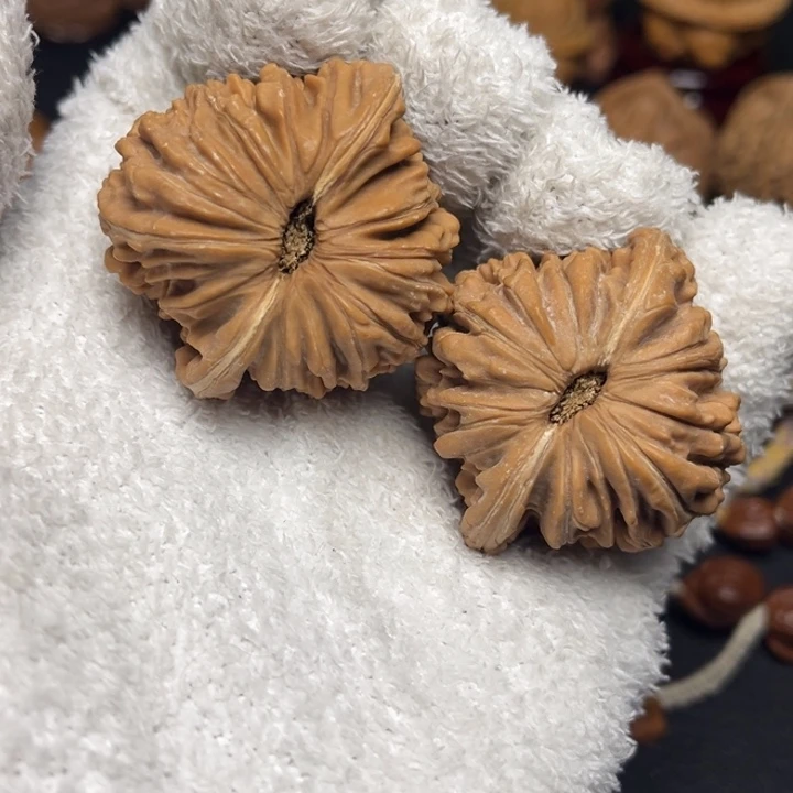 文玩核桃把件42尺【四座楼】