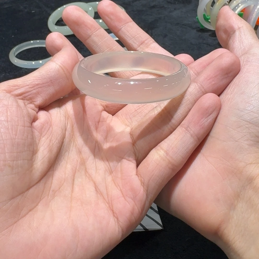 玛瑙/玉髓手镯未镶嵌女***家22