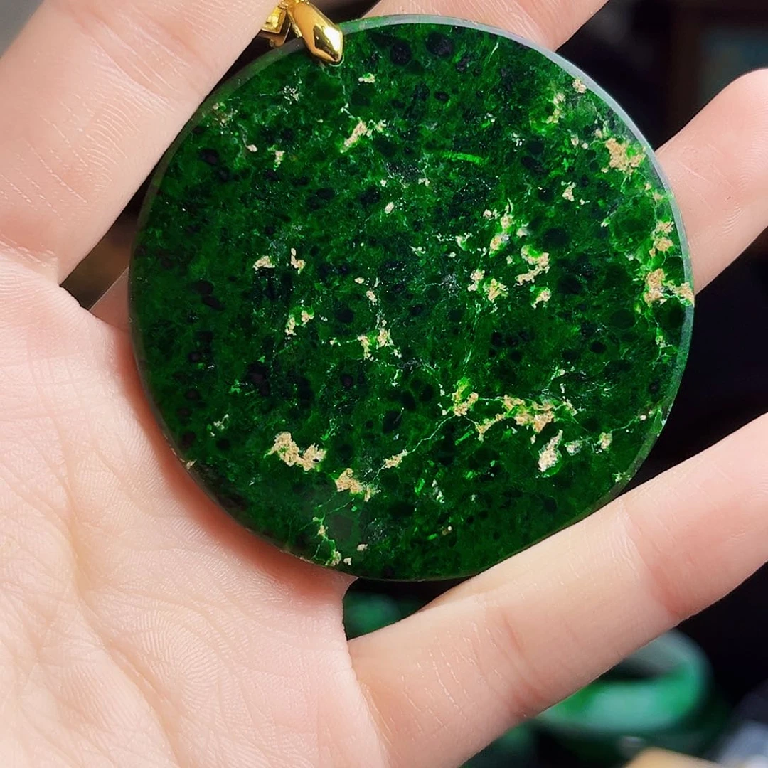 颈饰未镶嵌翡翠多样性