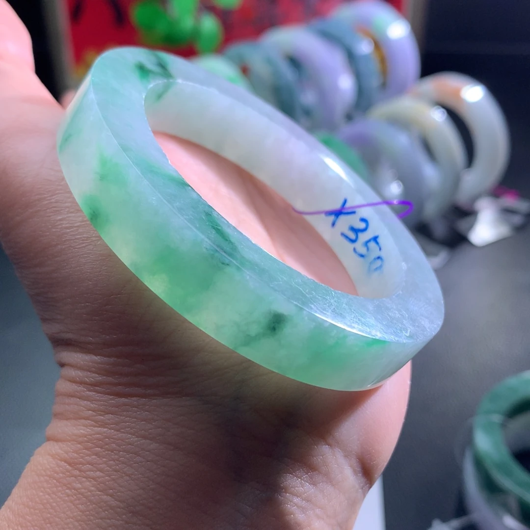 定制翡翠未镶嵌翡翠手镯 冰绿花