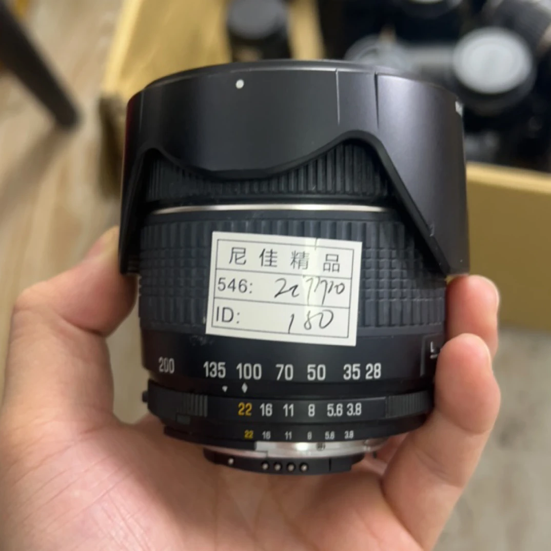 9新 尼康 卡口 二手单反相机/镜头（无配件）