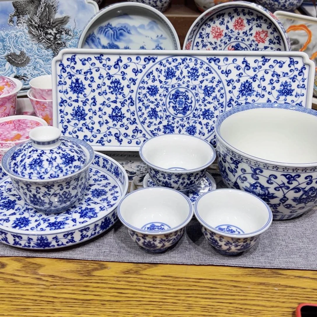 景德镇陶瓷艺术展在上海举办