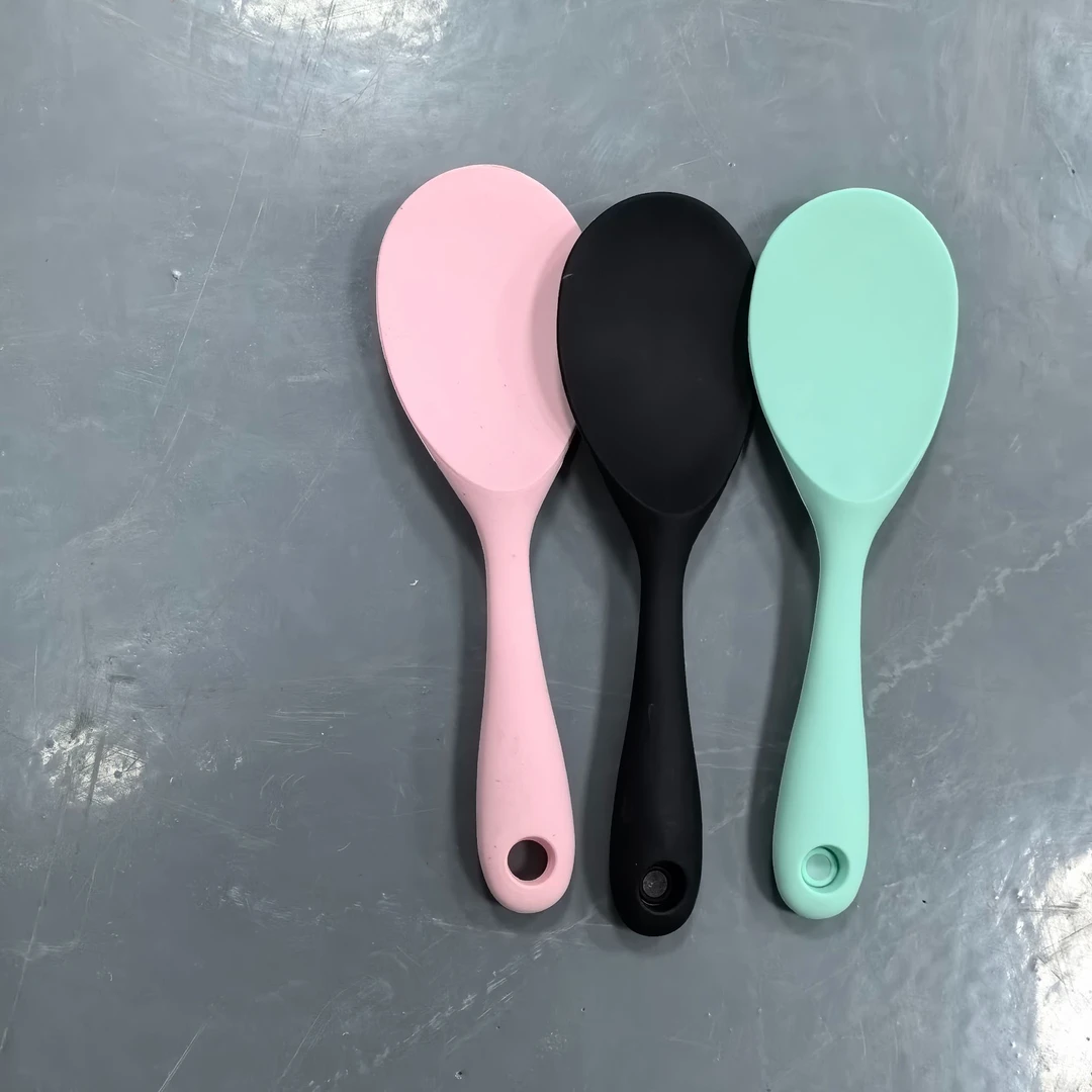 一把硅胶饭勺  颜色随机发货