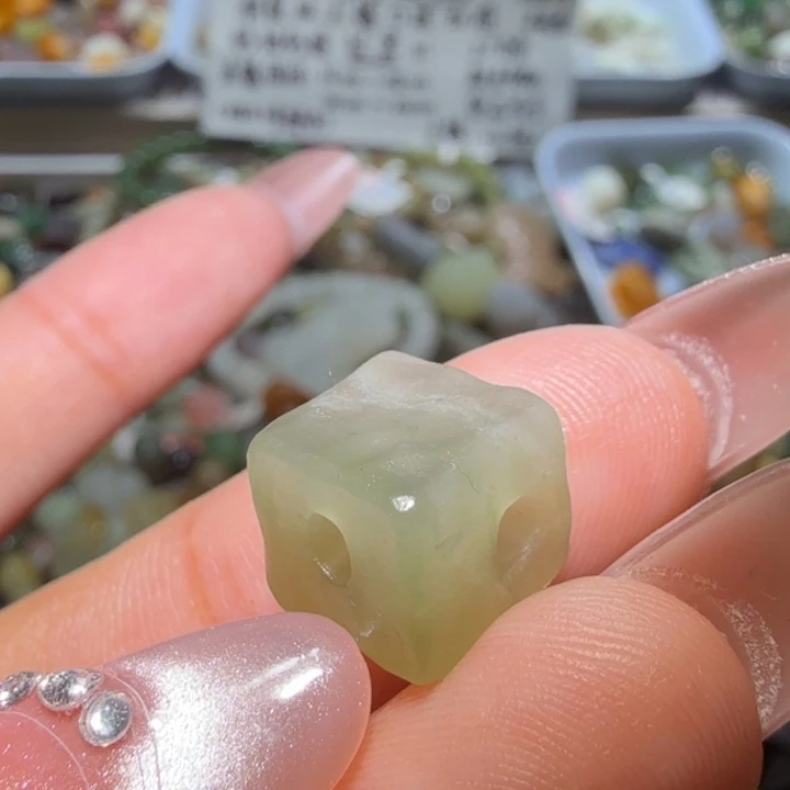 和田玉未镶嵌珠宝半成品