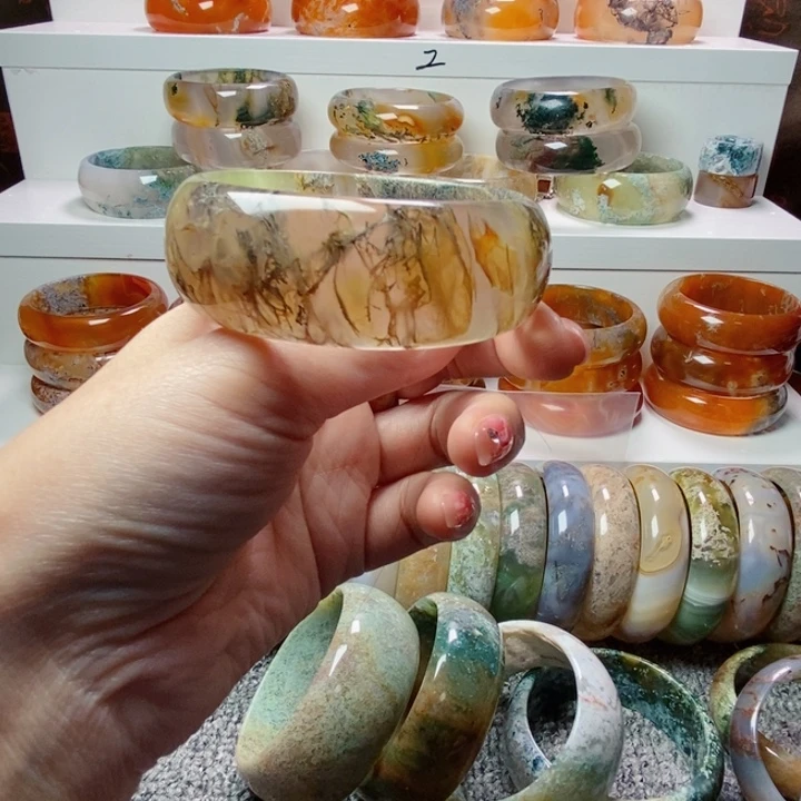 玛瑙/玉髓手镯未镶嵌56