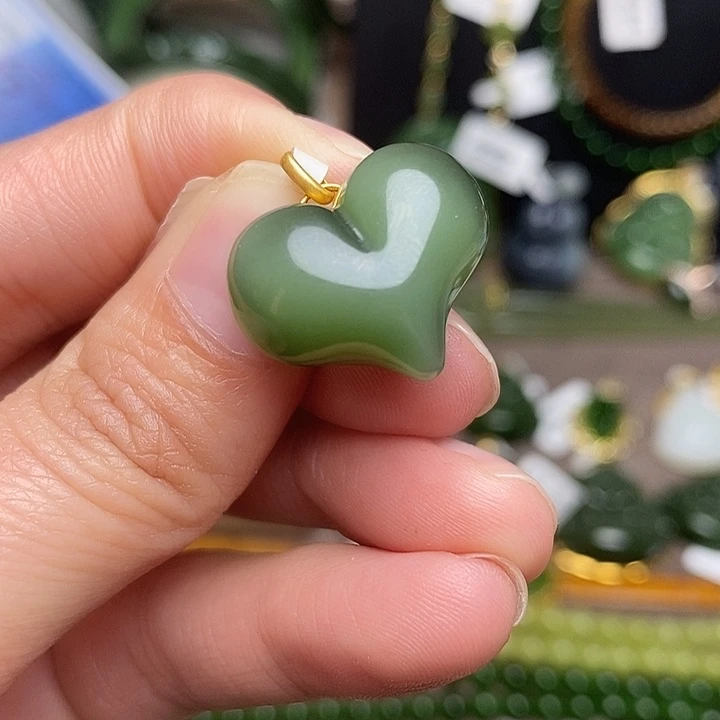 和田玉18K金镶嵌颈饰