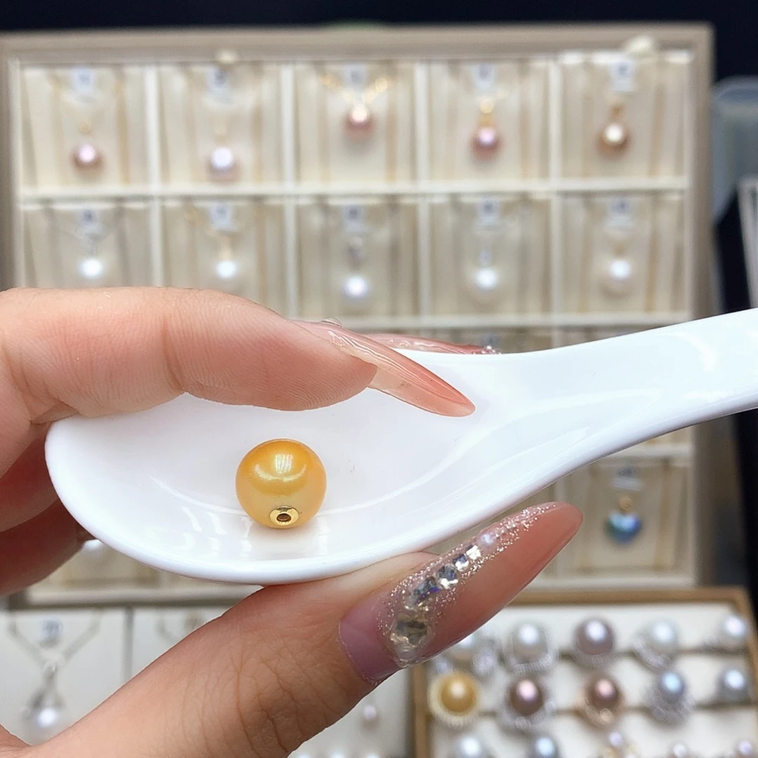淡水珍珠18K金镶嵌吊坠(赠链)