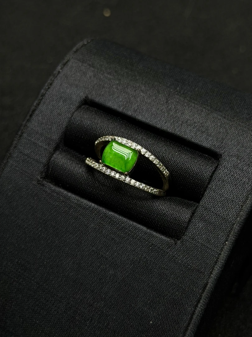 天然A货翡翠马鞍戒指-多样性发其一