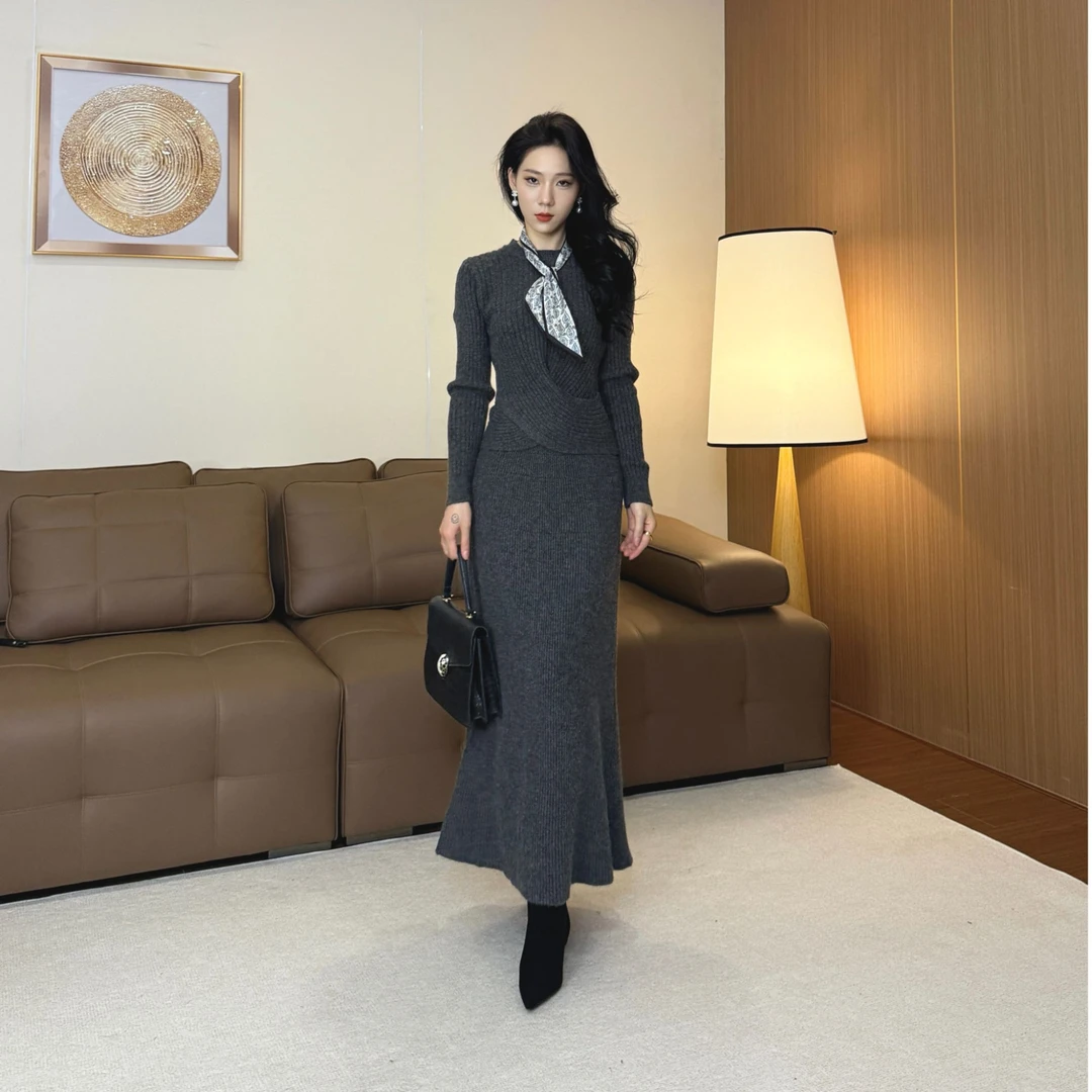气质高级感圆领网红韩版秋冬秋季女装优雅风宽松时尚两件套套装