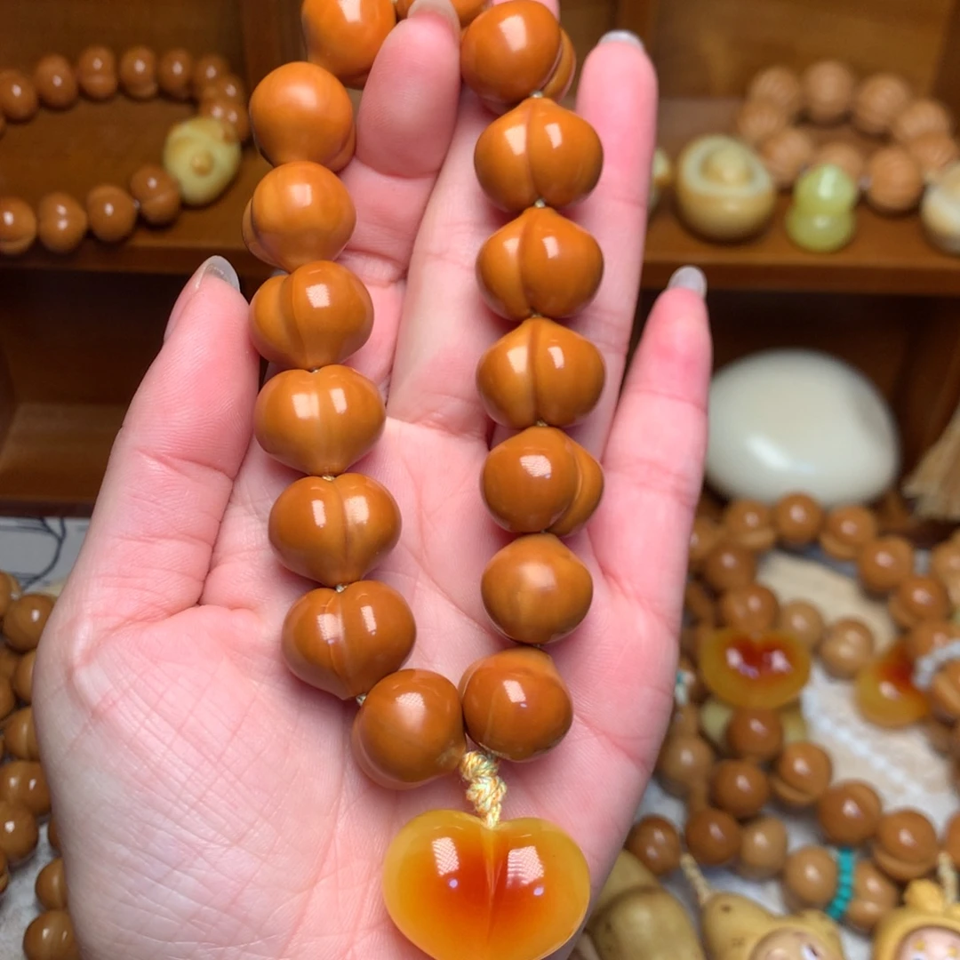 猴头核桃把件17玻璃底屁桃手持爱心