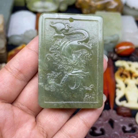 蛇纹石玉未镶嵌颈饰4