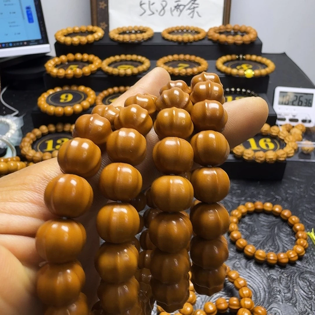 猴头核桃吊坠微瑕猴头鲨鱼手串