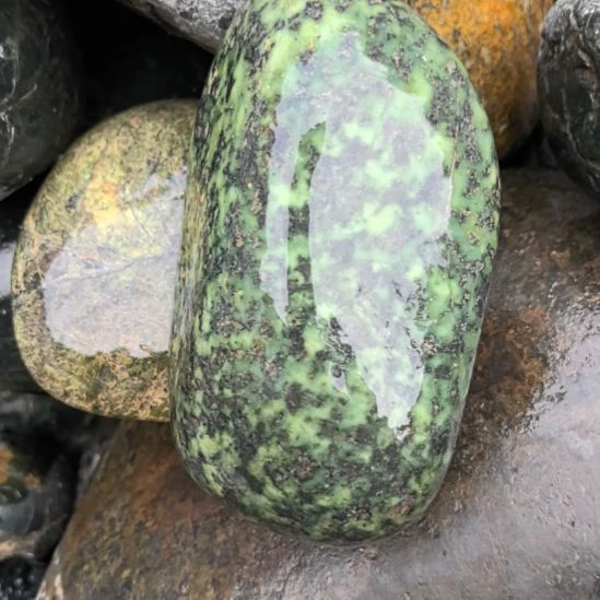 保***哥藏玉药王石原石一个