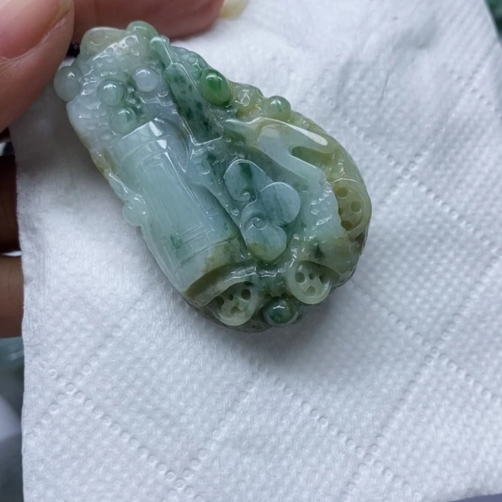 翡翠颈饰未镶嵌天然翡翠