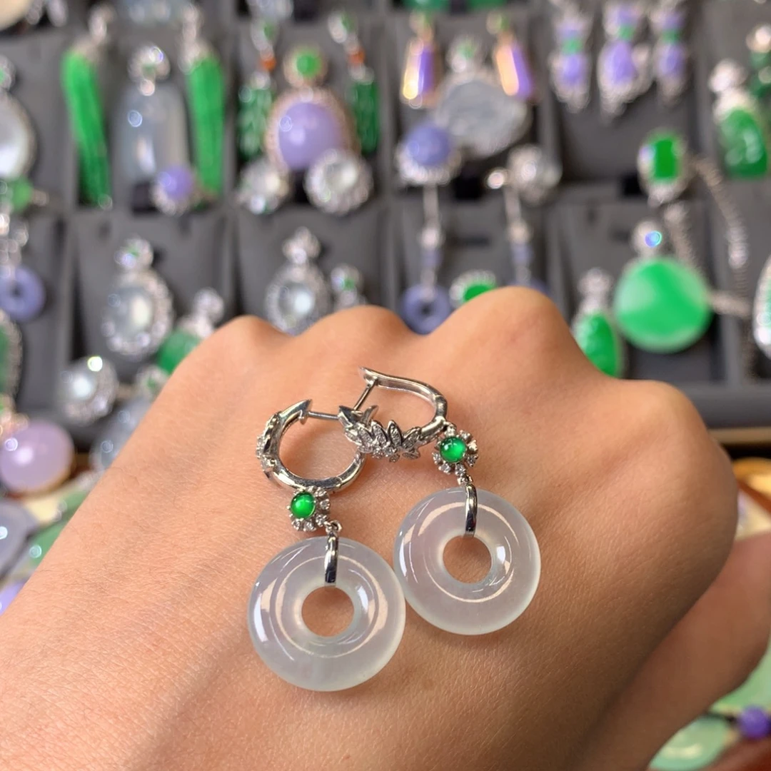 翡翠颈饰18K金镶嵌吊坠