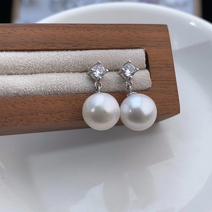 银S925镶嵌耳饰淡水珍珠（微瑕）