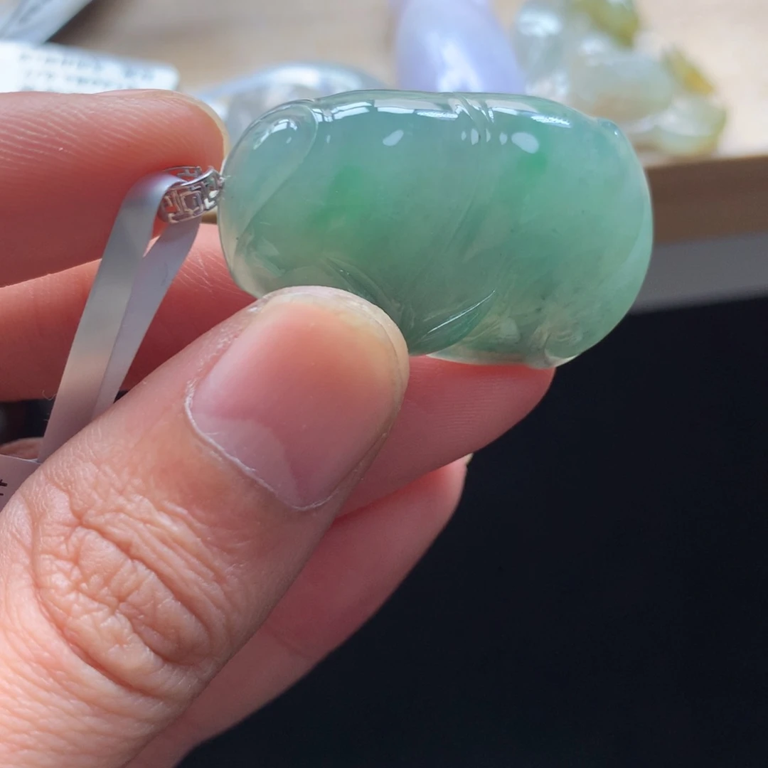 颈饰未镶嵌翡翠吊坠