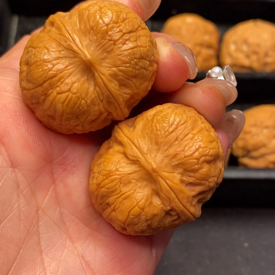 文玩核桃把件秦岭野生的