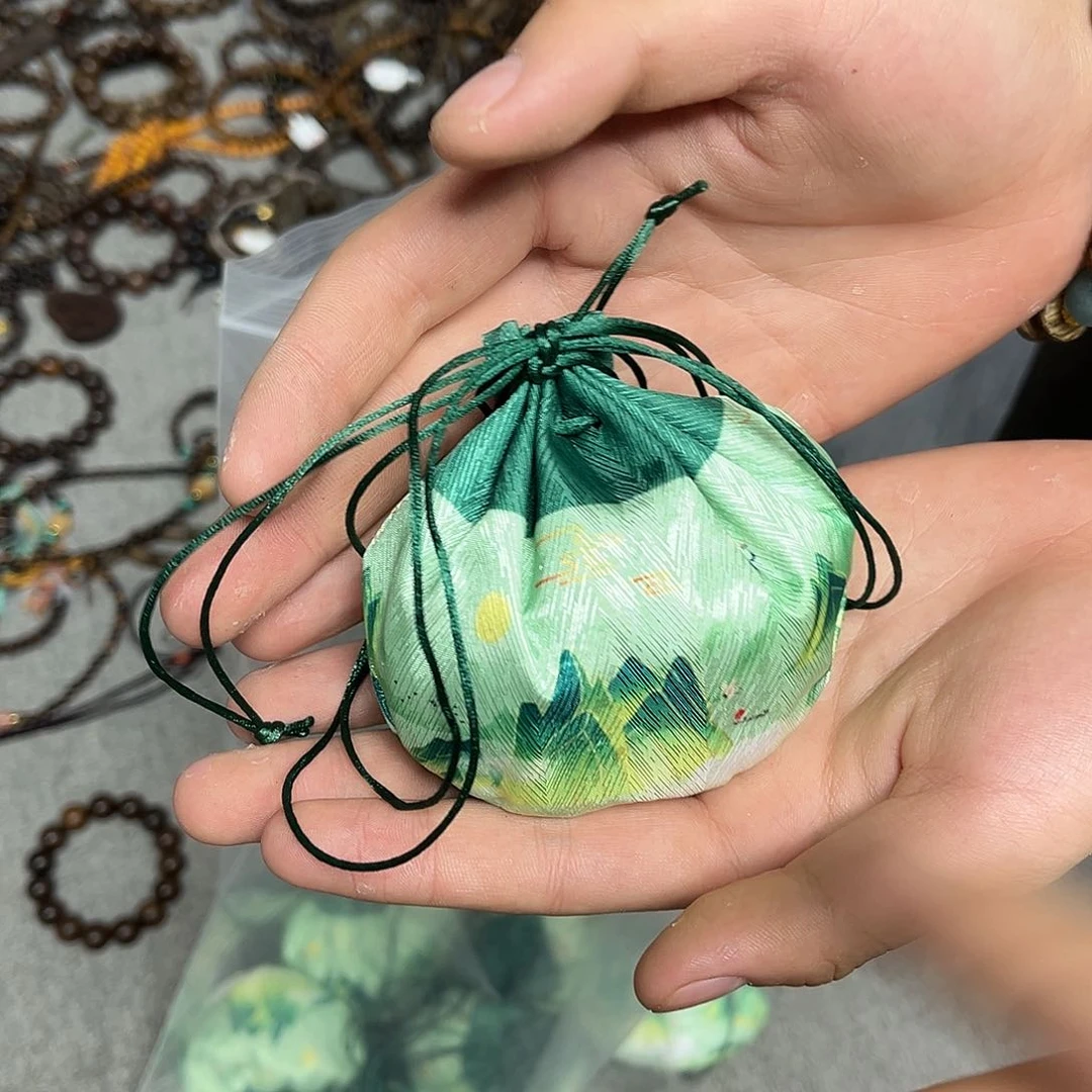 大叶紫檀（黑酸枝木类）