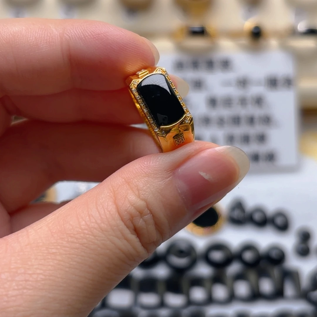 翡翠18K金镶嵌戒指缅甸翡翠