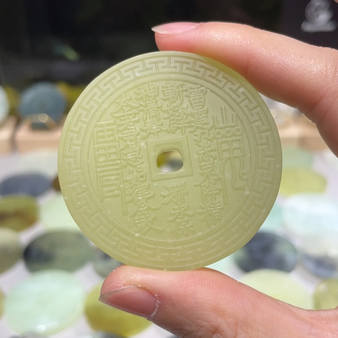 岫玉未镶嵌颈饰颈饰