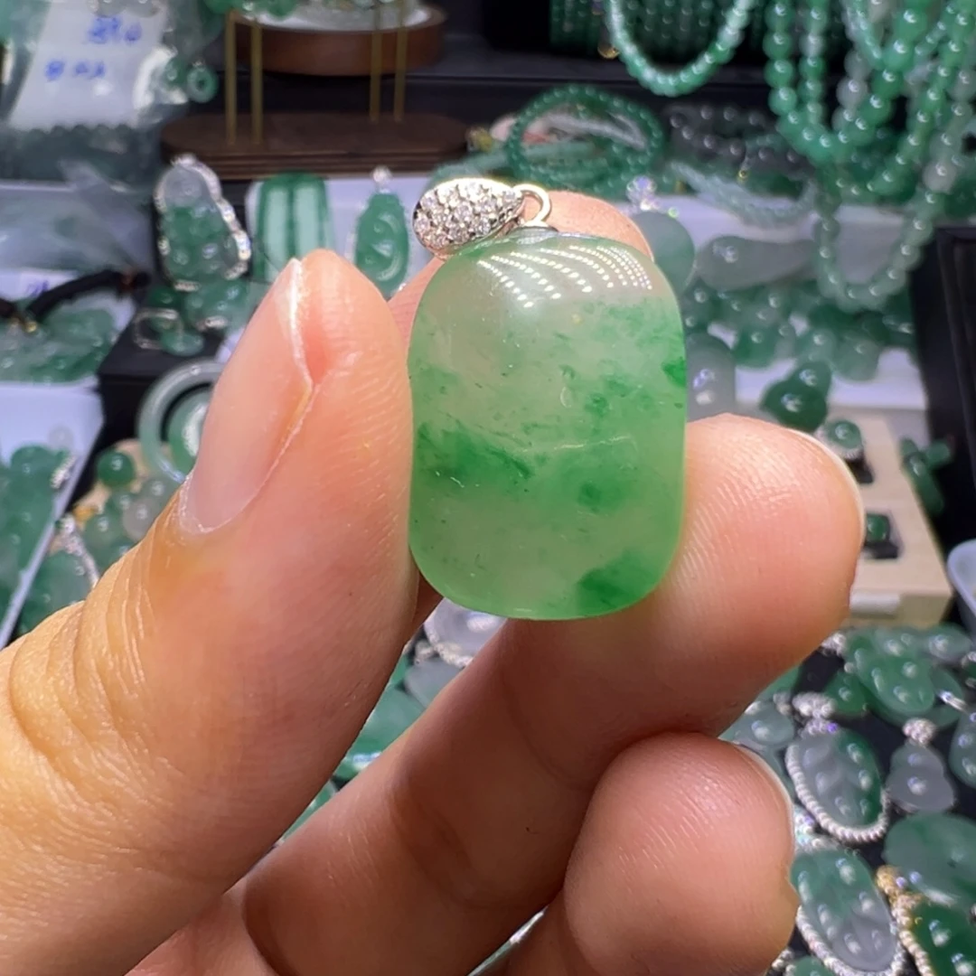 石英质玉未镶嵌颈饰