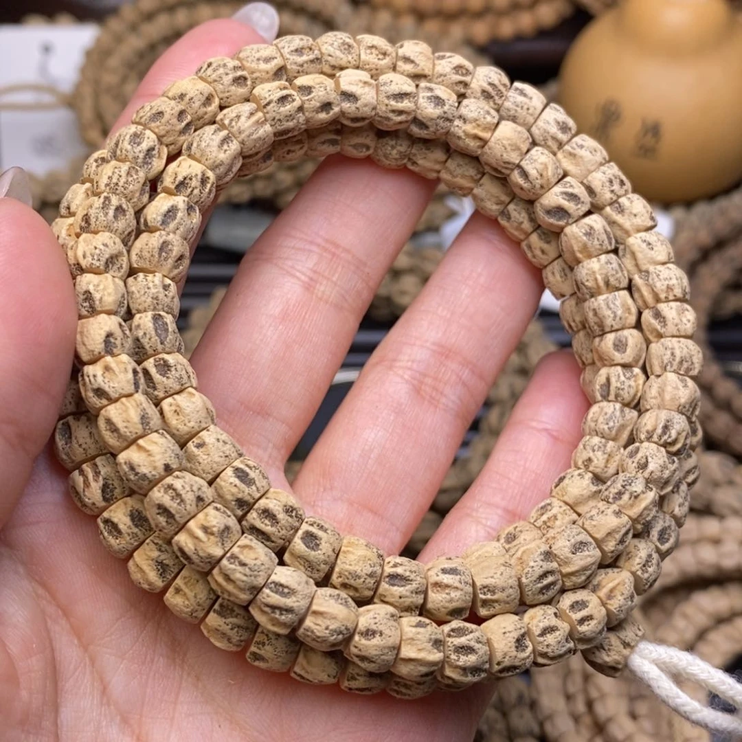 柏香籽/百香籽吊坠杨**。