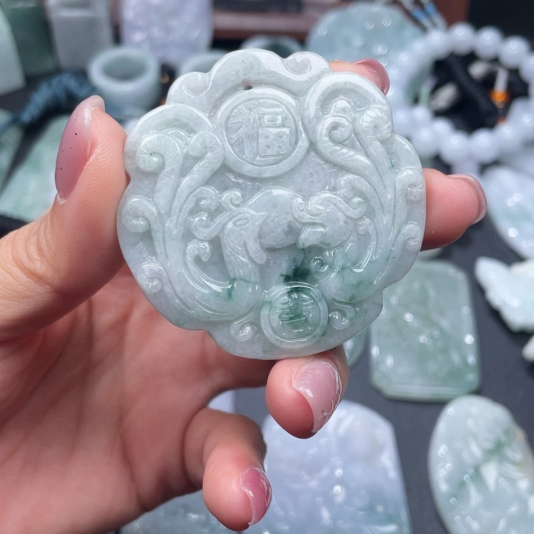 翡翠未镶嵌颈饰翡翠