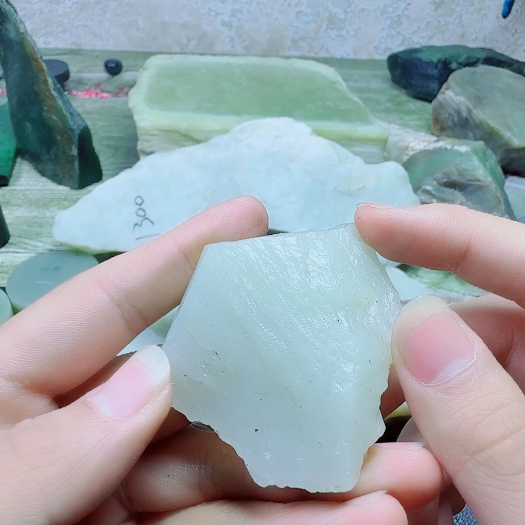 未镶嵌和田玉（糖玉）挂件