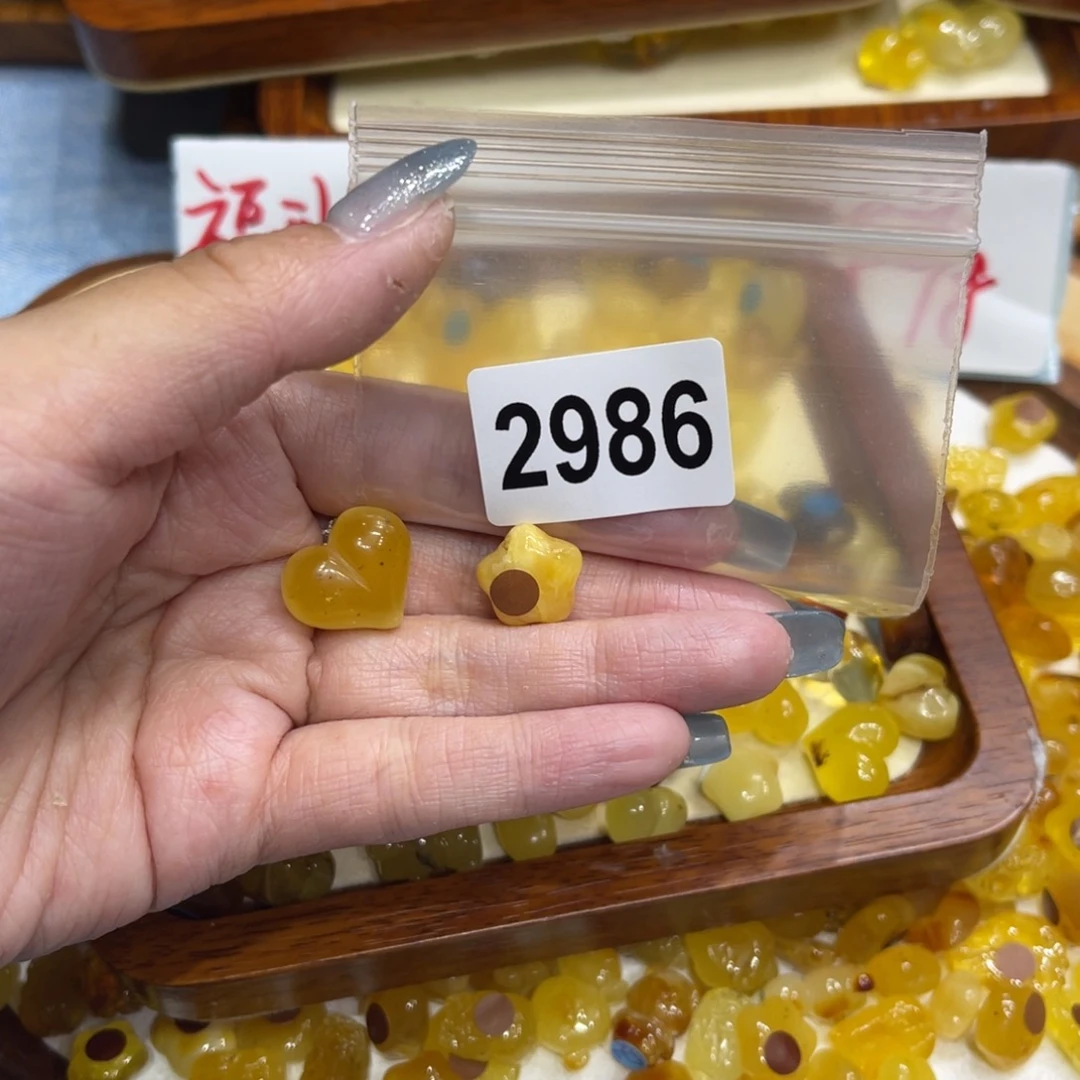 琥珀未镶嵌珠宝奇石