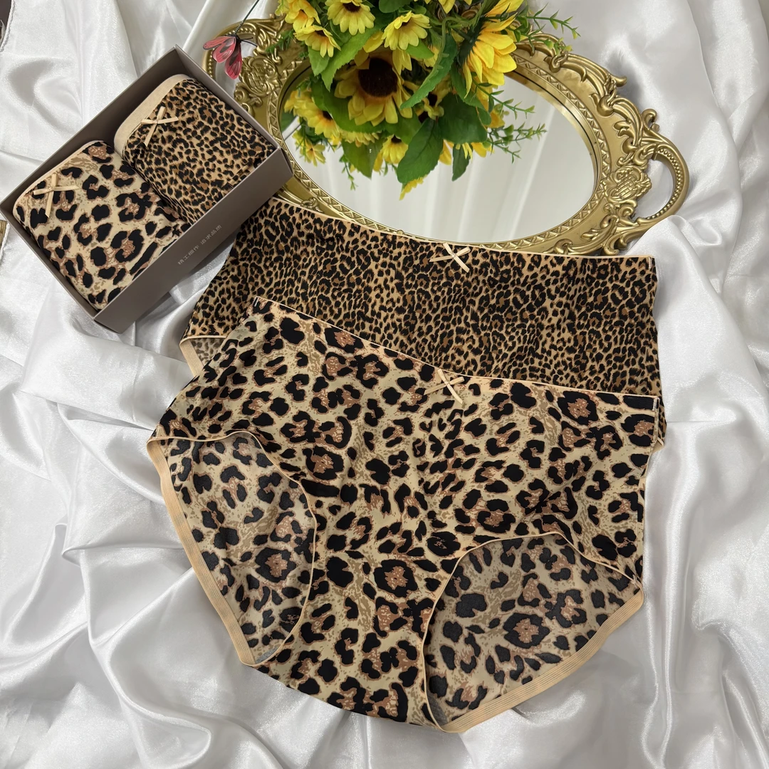 冰丝豹纹印花中腰女士无痕透气舒适三角内裤