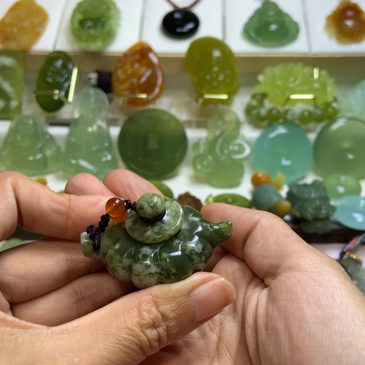 【闪购商品】蛇纹石玉未镶嵌颈饰