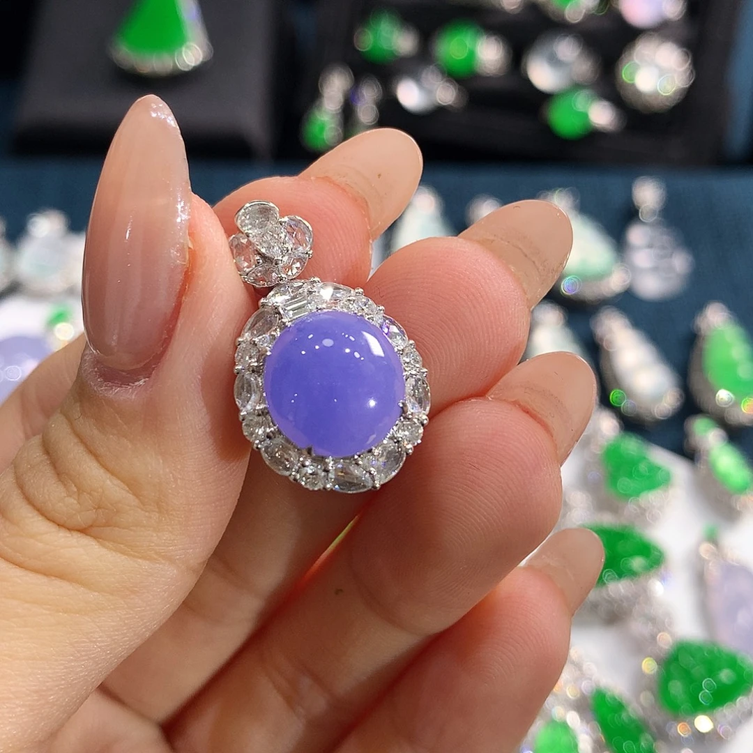 千***凡翡翠18K金镶嵌颈饰