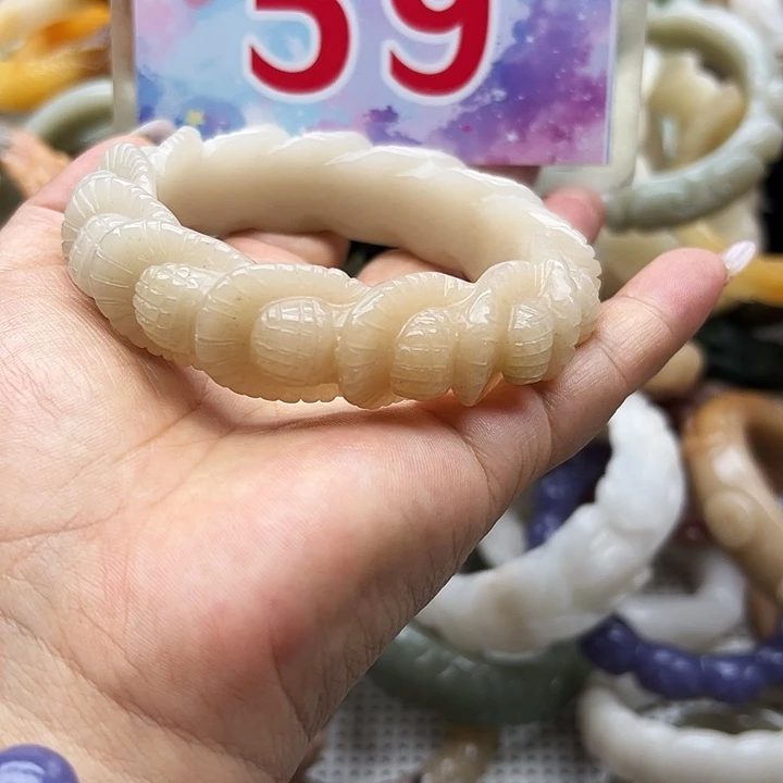 未镶嵌手镯石英岩玉