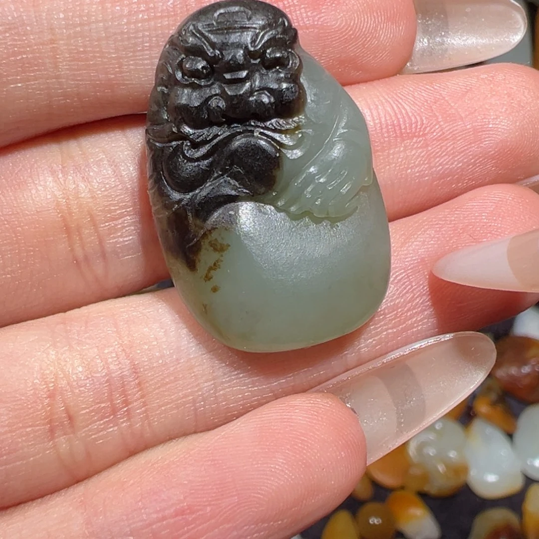 和田玉吊坠(不含链)未镶嵌血**刚