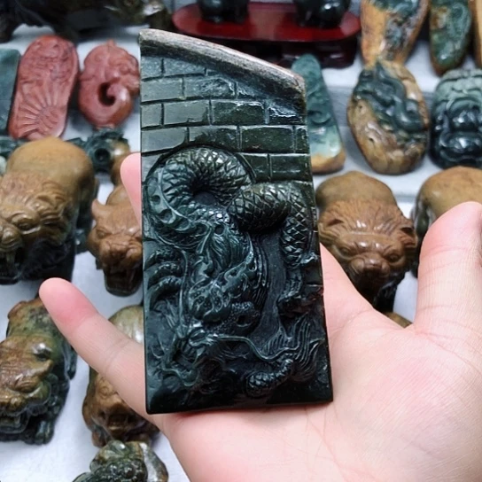 岫岩河磨玉（透闪石质玉）把件未镶嵌
