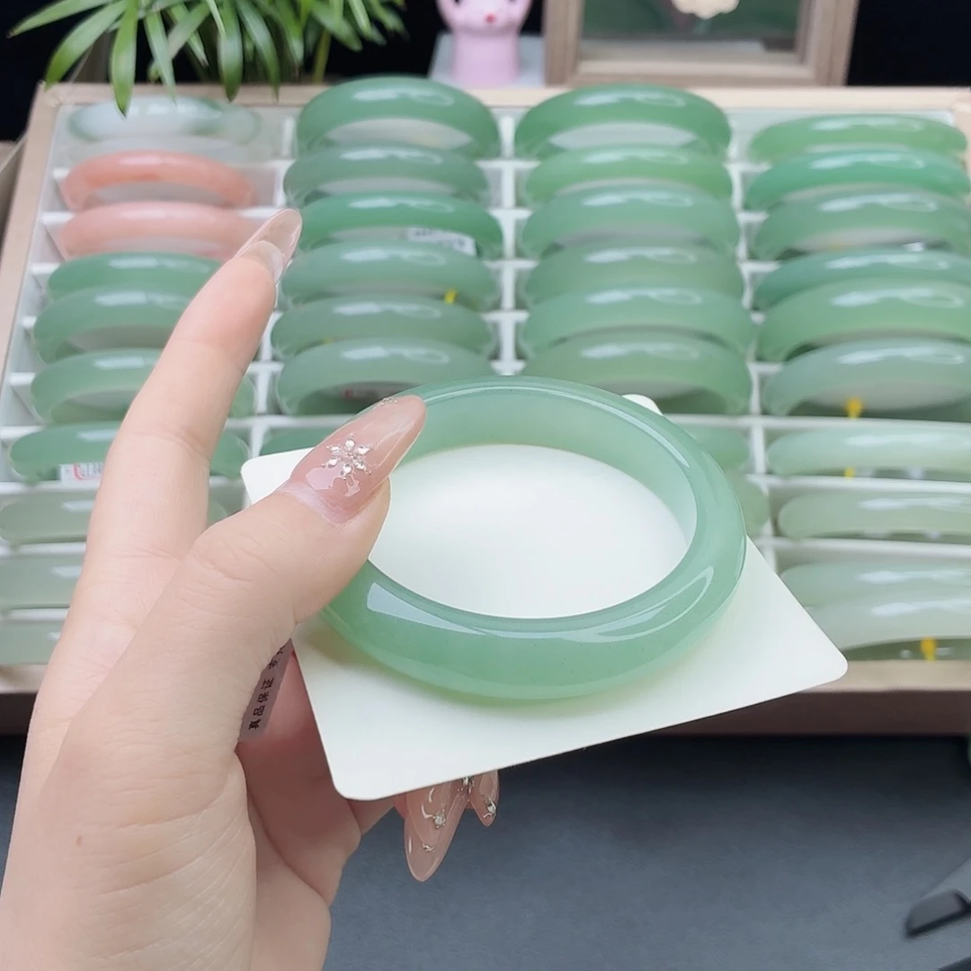 石英质玉未镶嵌手镯