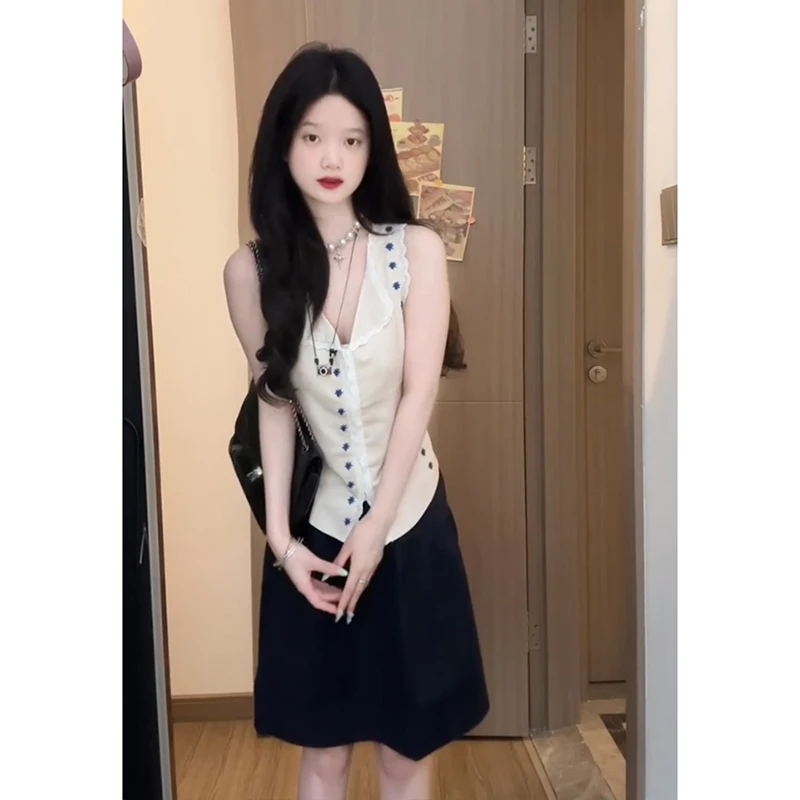 法式V领刺绣背心上衣百搭显瘦半身裙两件套装