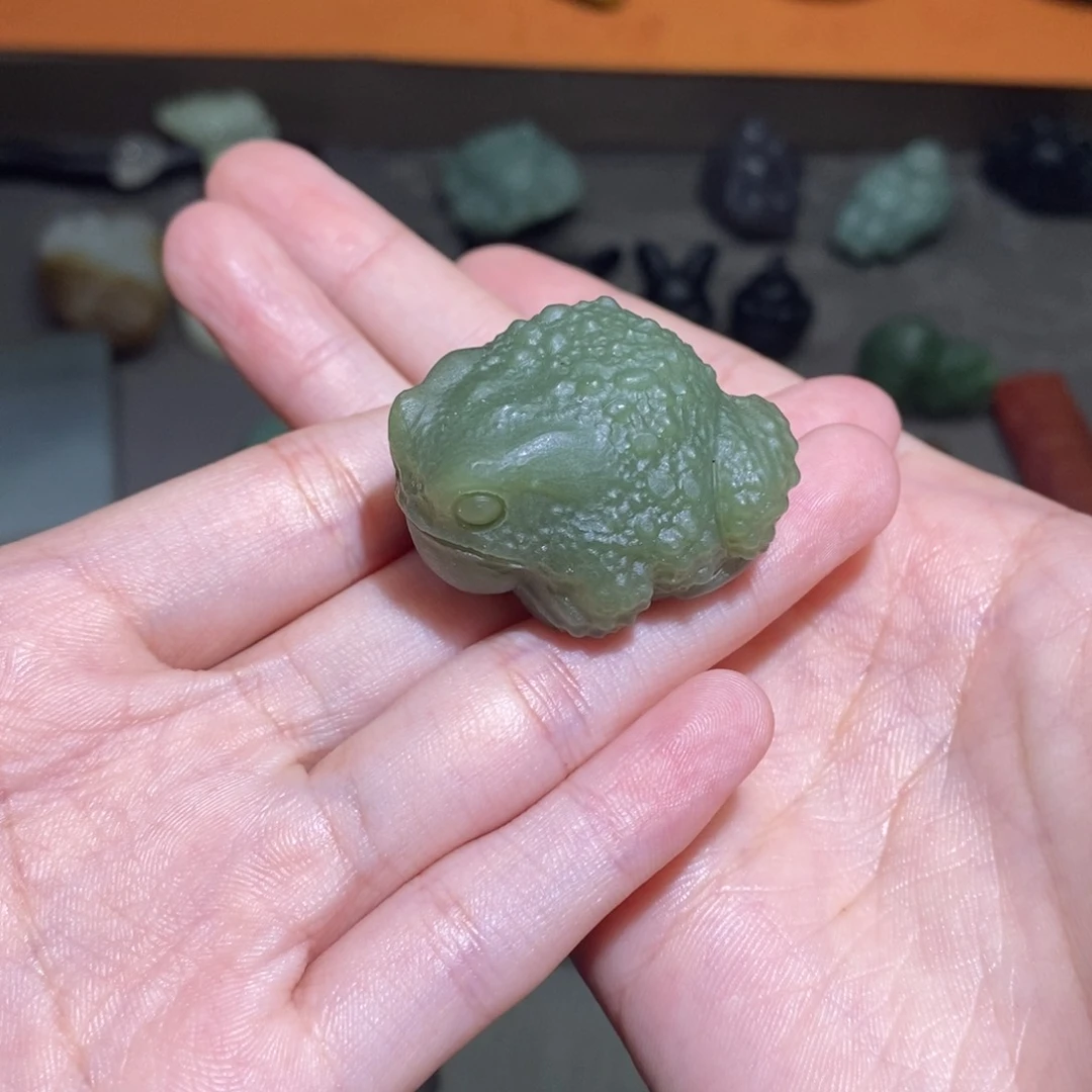 大***哥和田玉未镶嵌颈饰定制