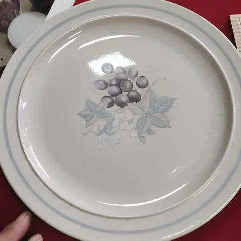 瓷片瓷片，各种摆件，沙锅，