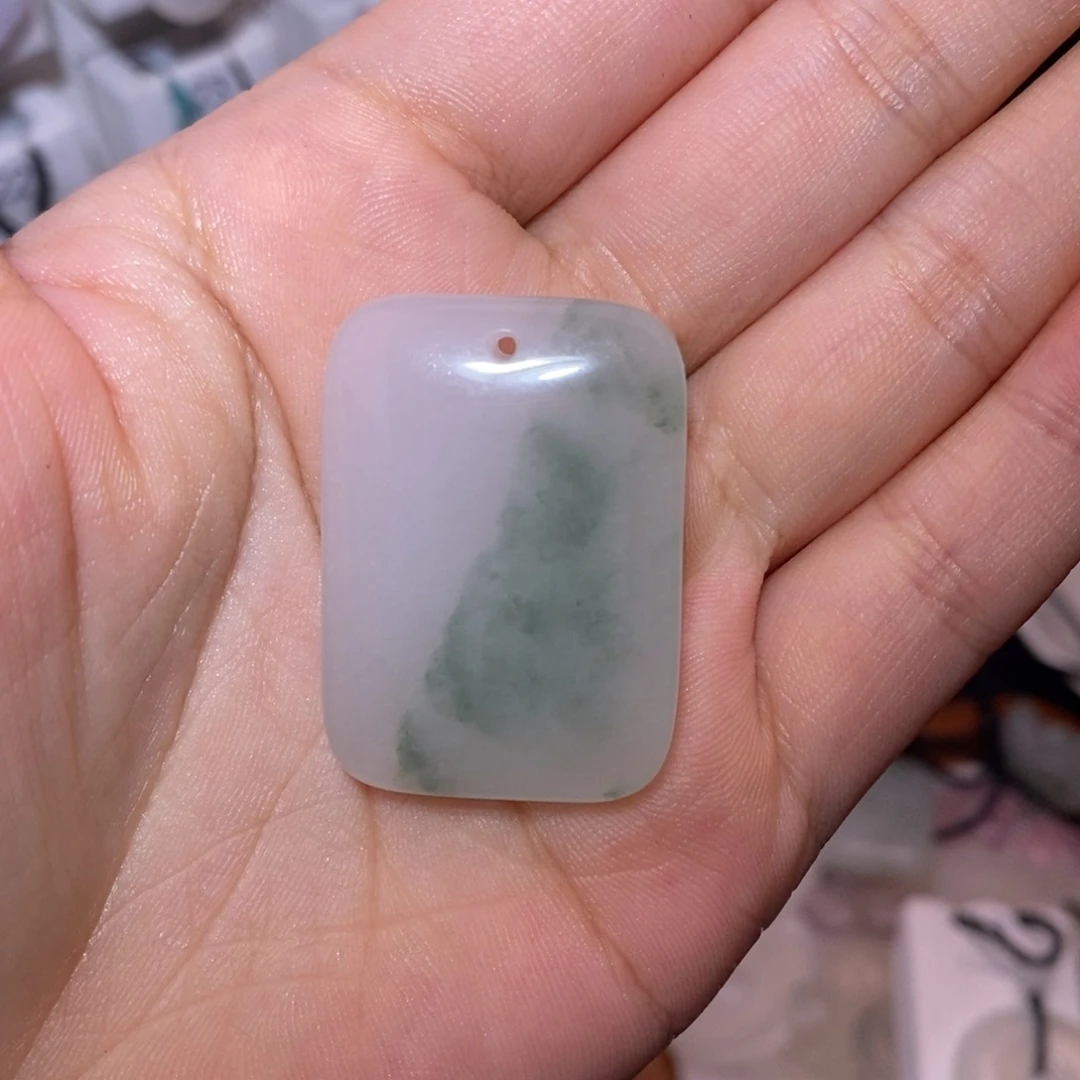石英质玉未镶嵌颈饰晓*