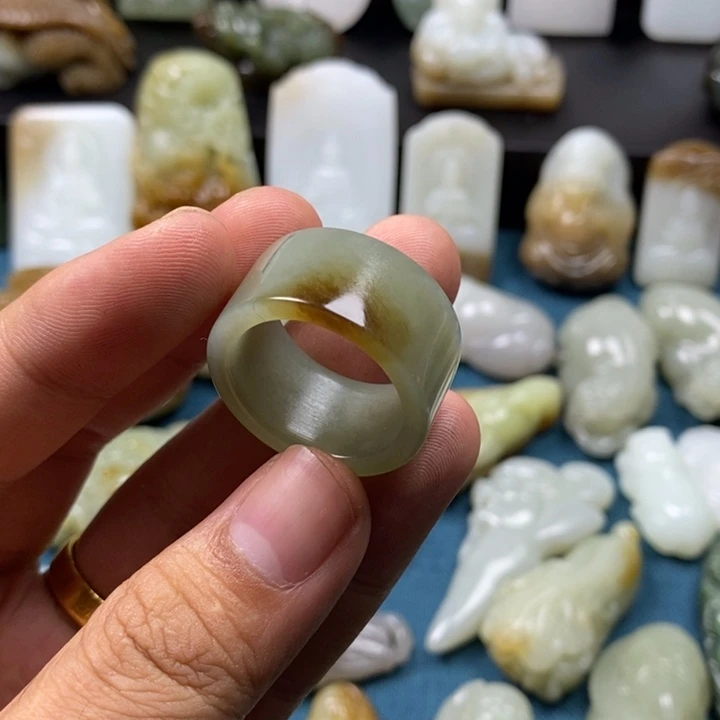 未镶嵌和田玉把件