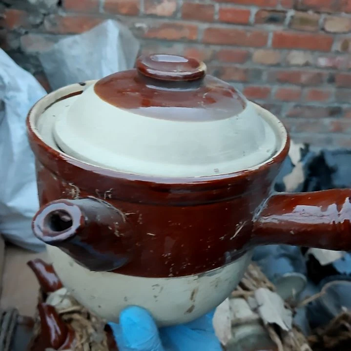 摆件盘子碗茶壶啥都有